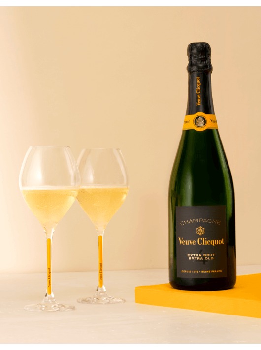 Veuve Clicquot Set of 2 Clicquot glasses + 1 bottle Extra