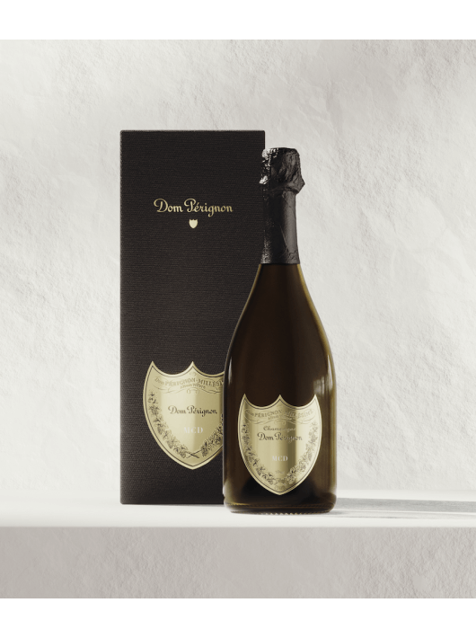 Dom Pérignon Vintage 2015 Giftbox & Bouteille personnalisées avec gravures sur boucliers en métal - 75 cl