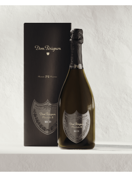 Dom Pérignon P2 Vintage 2006 Giftbox & Bouteille personnalisées avec gravures sur boucliers en métal - 75 cl