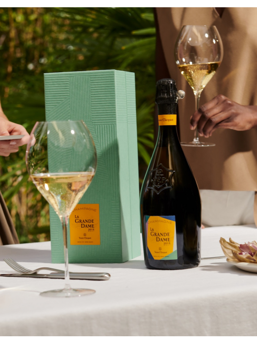 Veuve Clicquot Set 2 Gläser & La Grande Dame Brut BY Paola Paronetto Vintage 2015 - 75 cl