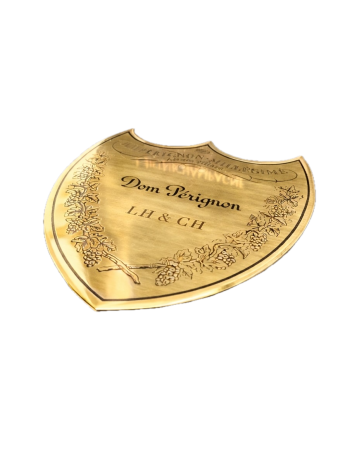 Dom Pérignon Personalisiertes Flaschenschild aus Metall - maximal 8 Buchstaben