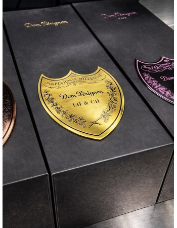 Dom Pérignon Vintage 2015 Giftbox with engraving on metal shield - 75 cl 2