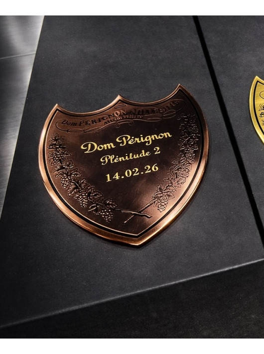 Dom Pérignon P2 Vintage 2006 Giftbox personnalisées avec gravures sur boucliers en métal - 75 cl