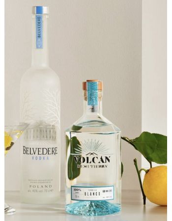 Misterchampagne.ch DUO SET : TEQUILA VOLCAN BLANCO & VODKA BELVEDERE PURE - 2 x 70 CL CHF 99,90 product_reduction_percent Lux...
